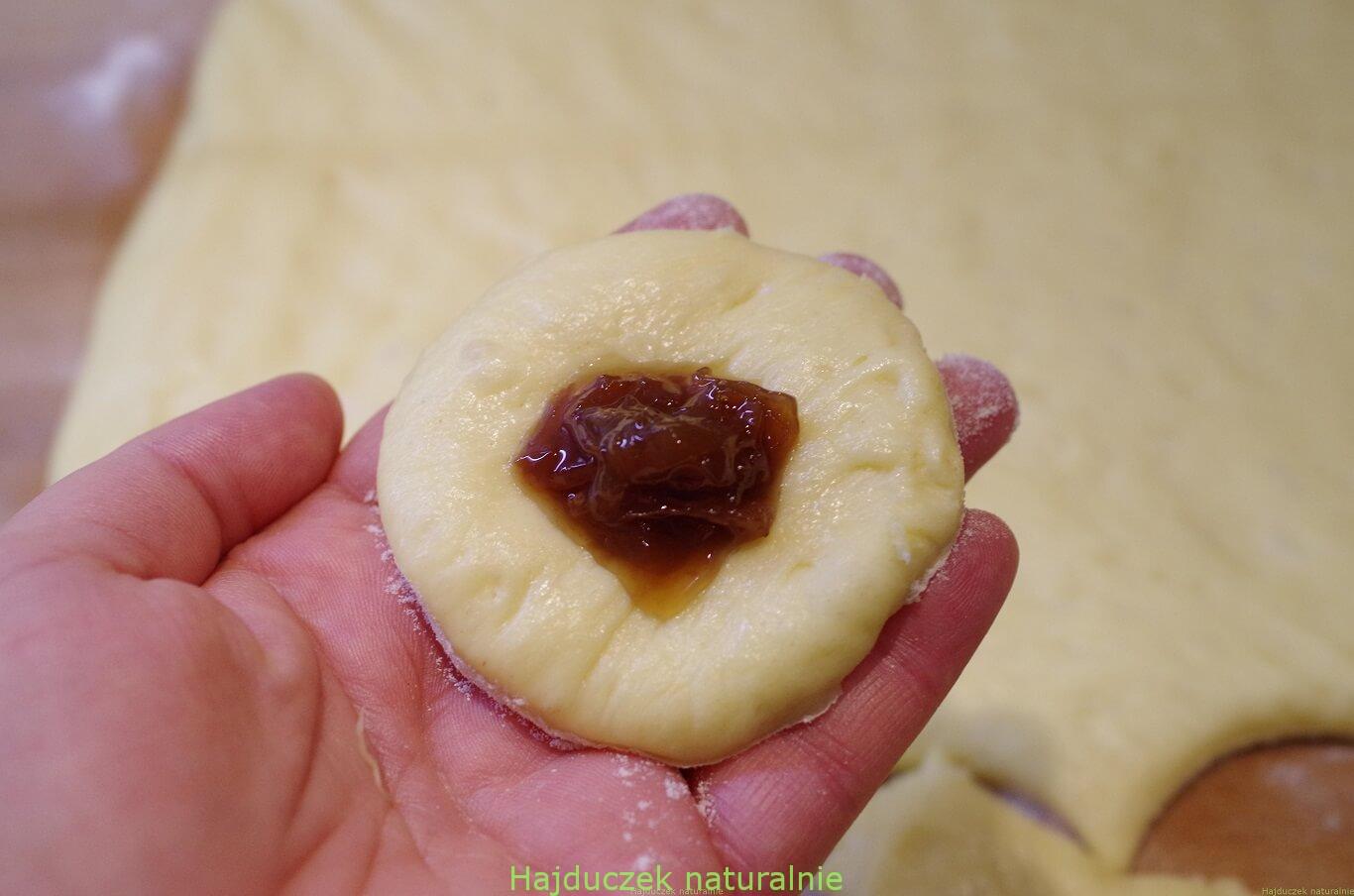 domowe pączki z różą
