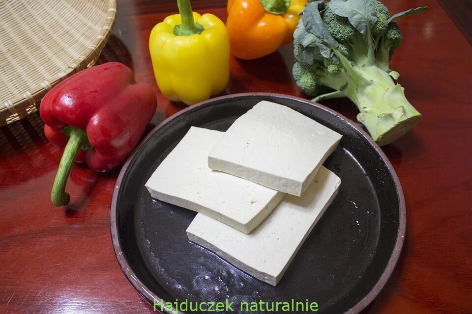 wegetariańskie nuggetsy z tofu