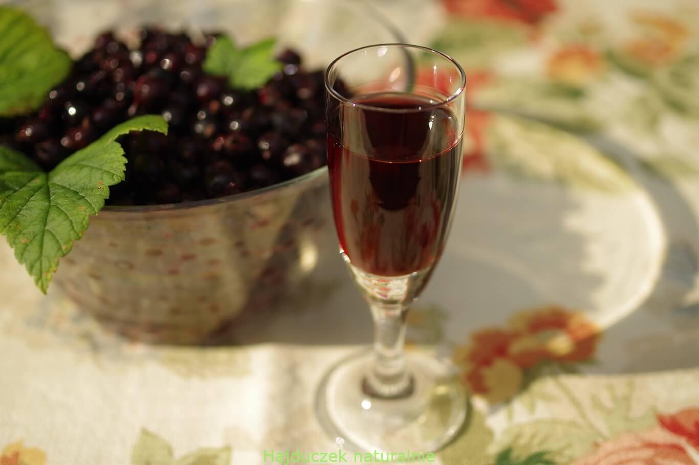 likier Cassis