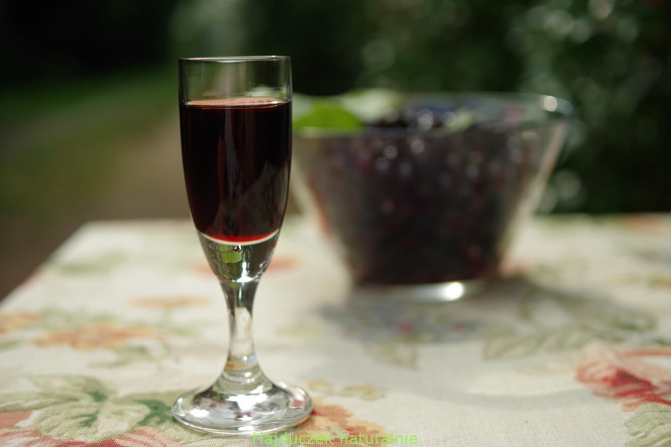 likier Cassis