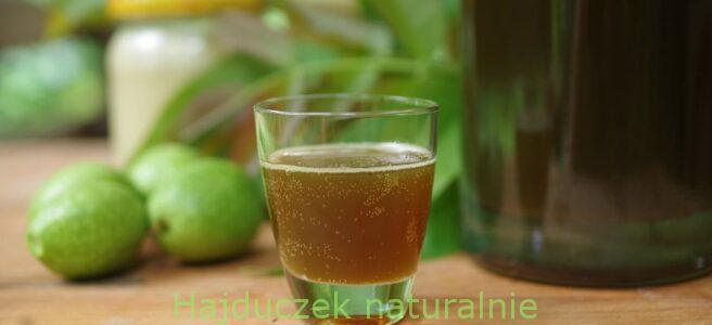 syrop z zielonych orzechów