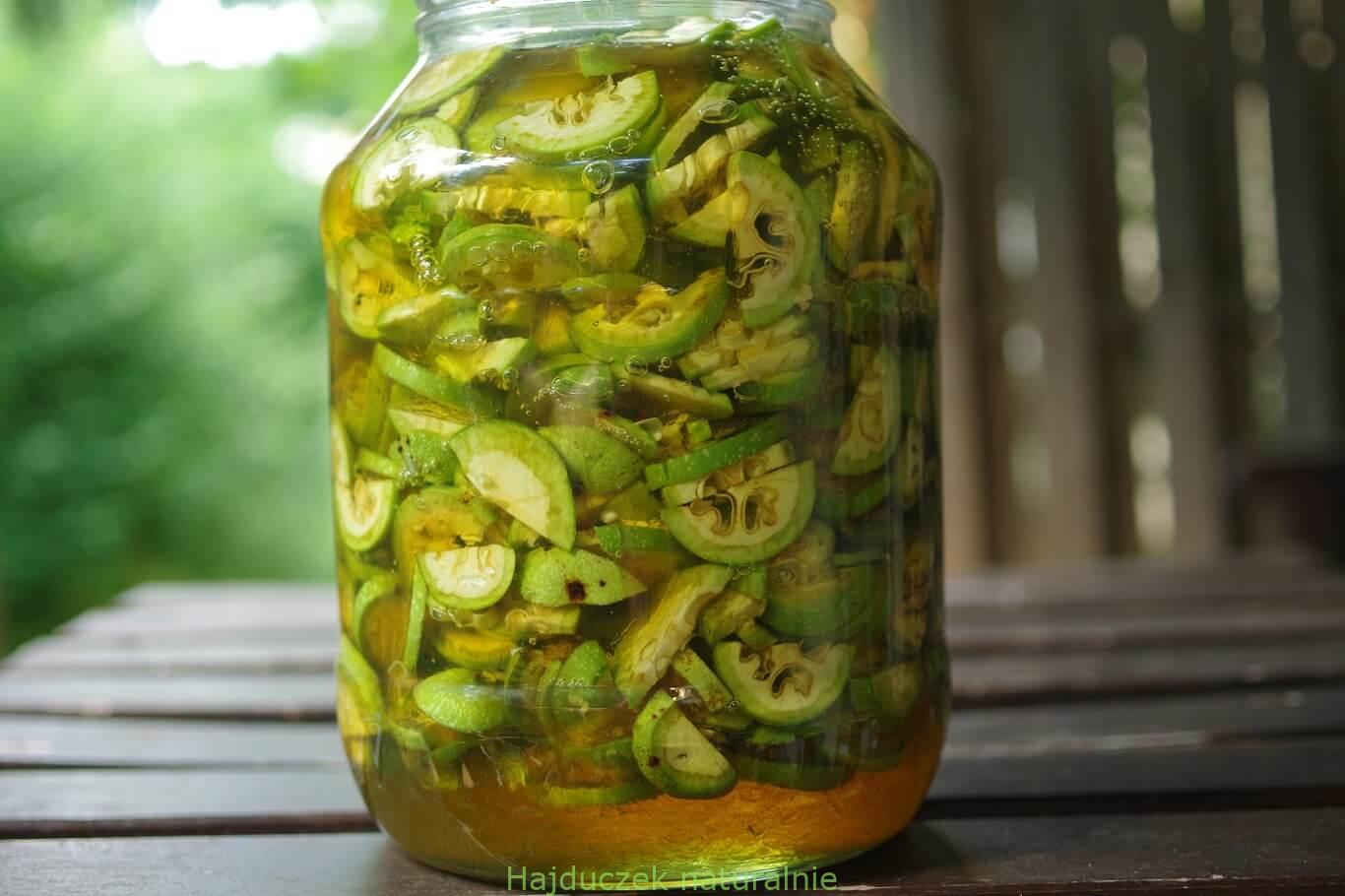 syrop z zielonych orzechów