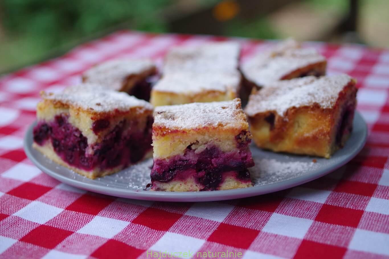 ciasto z czarną porzeczką