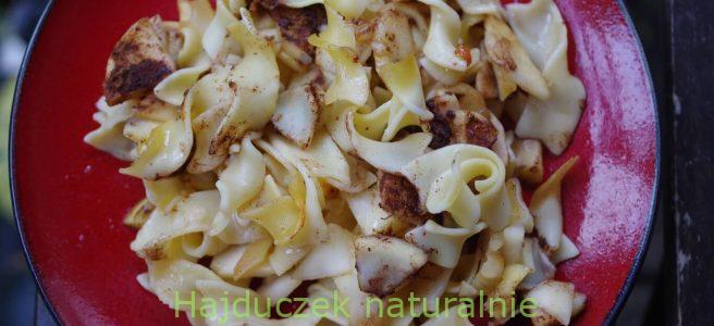 makaron z jabłkami