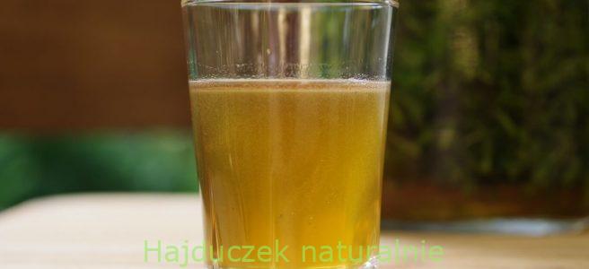 oczyszczający napój wiosenny