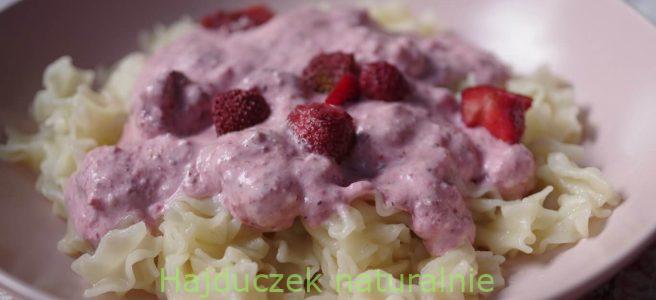 makaron z truskawkami