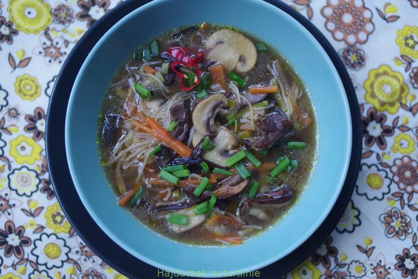 chińska zupa grzybowa