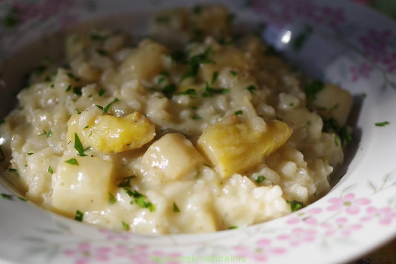 risotto z białymi szparagami