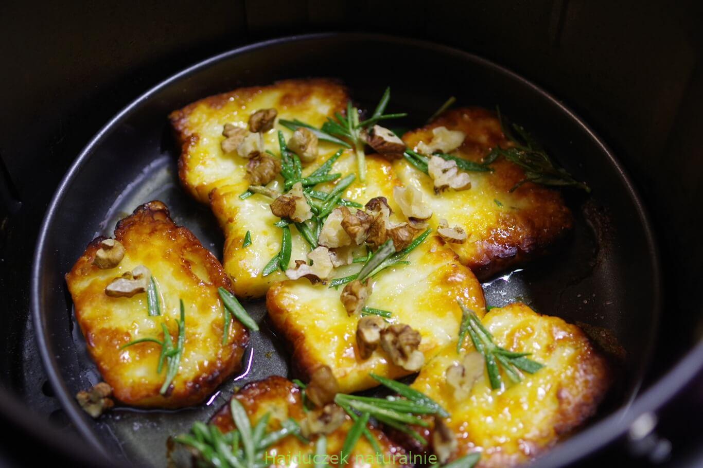 zapiekany halloumi z miodem