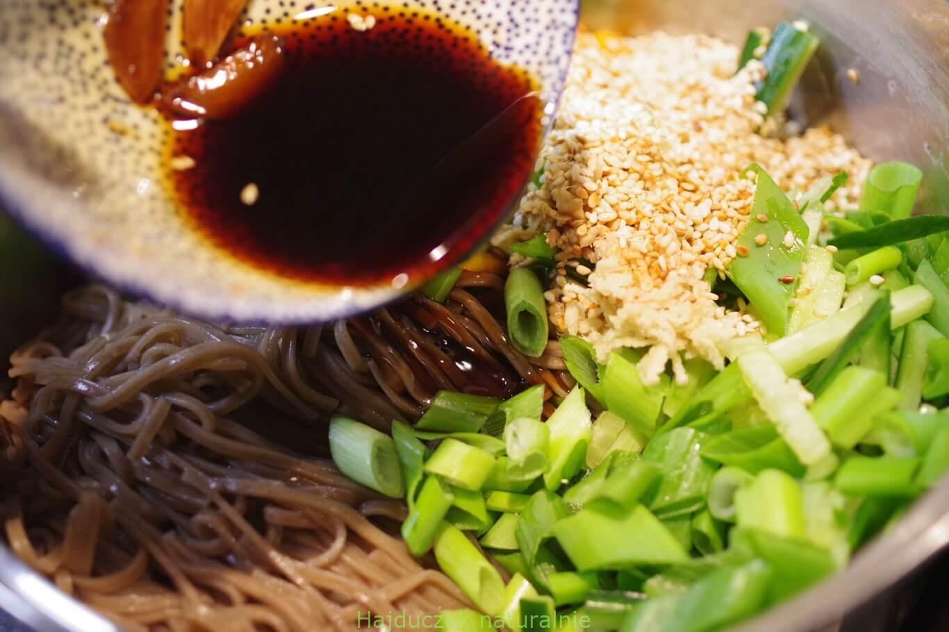 makaron soba ze szparagami