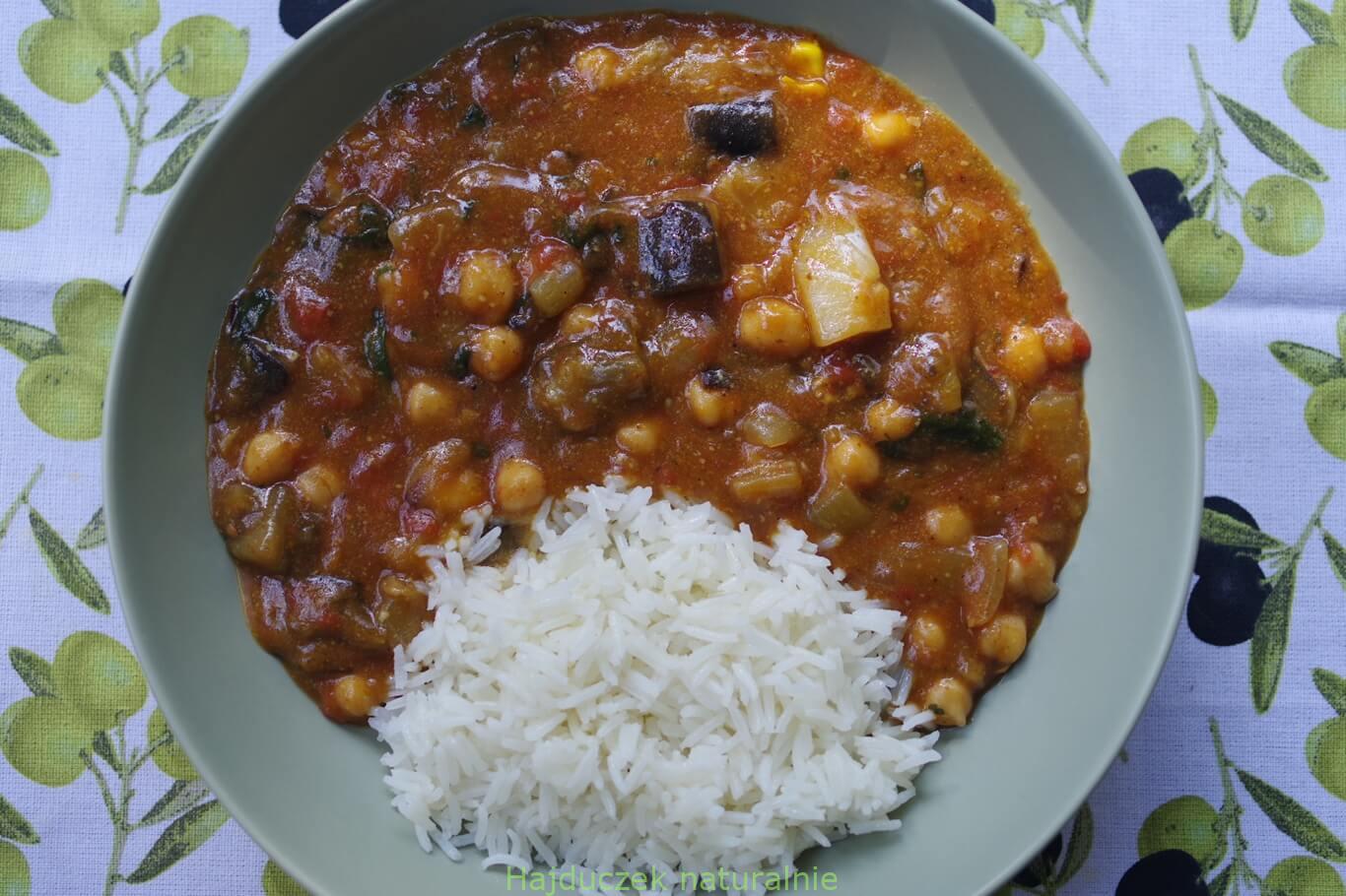 curry z bakłażanów i ciecierzycy