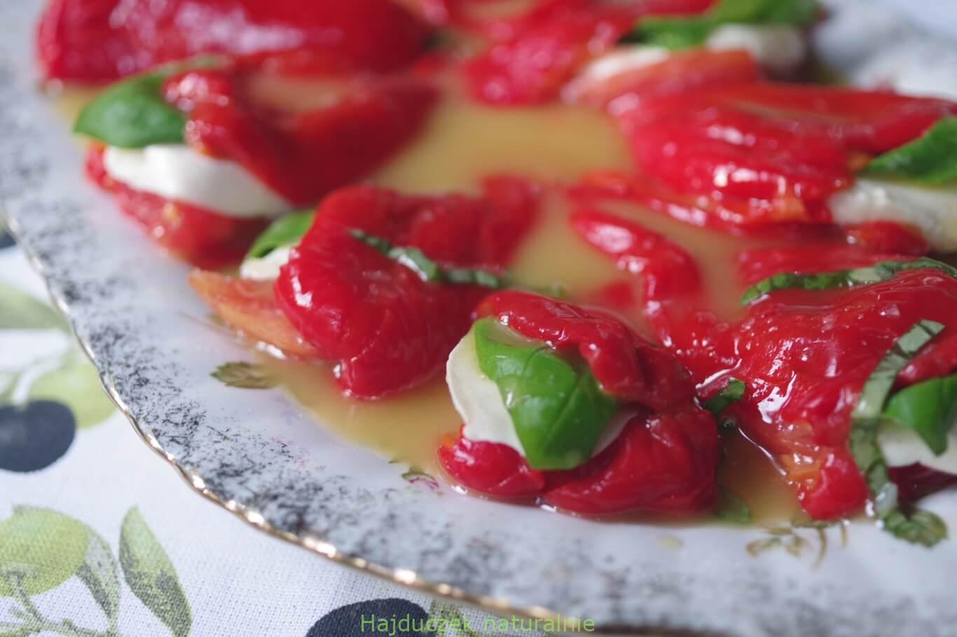 przystawka z papryki z mozzarellą