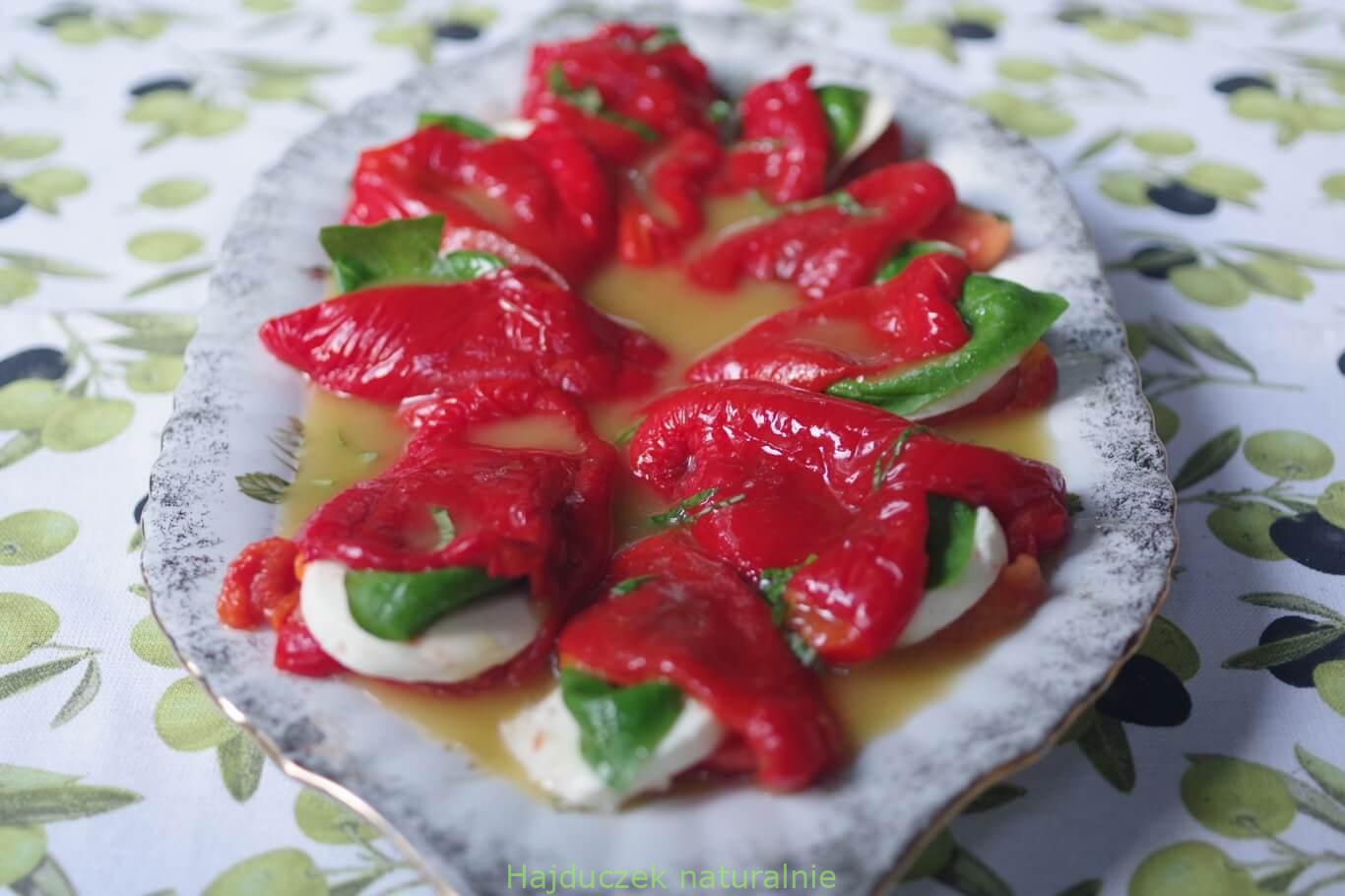 przystawka z papryki z mozzarellą